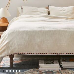 Urban outfitter Olivia Cozy Slub Stitched Duvet Cover set size full/queen